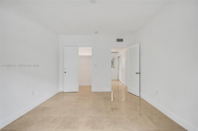 Building Photo - 50 Park Dr