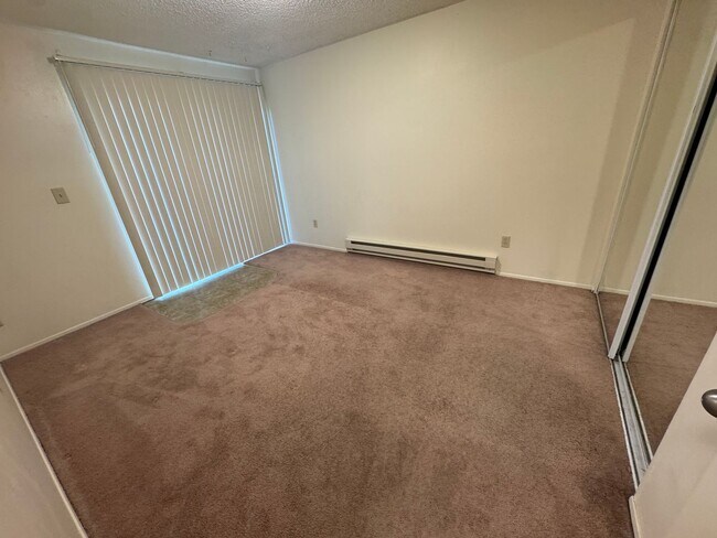 Building Photo - (858) FoxFire - 2 Bedroom / 1 Bathroom
