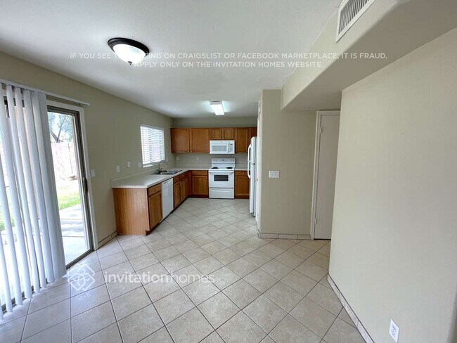 Building Photo - 3732 N 106th Ln