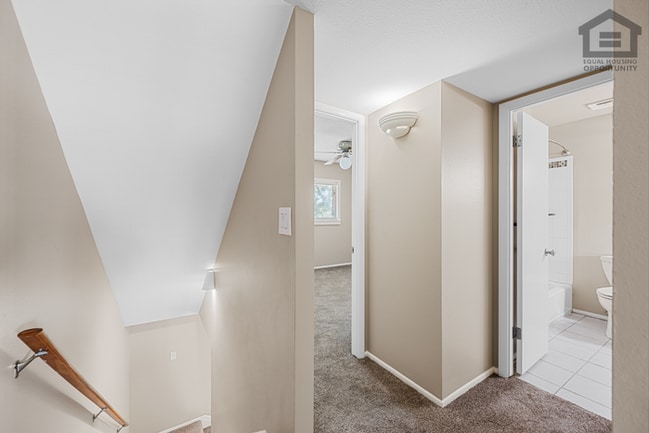 Building Photo - 2Bed/1.5Bath Townhome at 15th Ave/Camelback! Ready for Immediate Move-In!