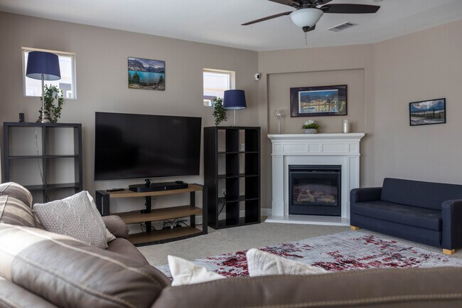 Building Photo - 617 Copper Ridge Way