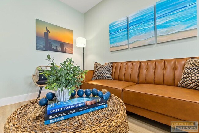 Building Photo - 111 W Sunny Isle Dr