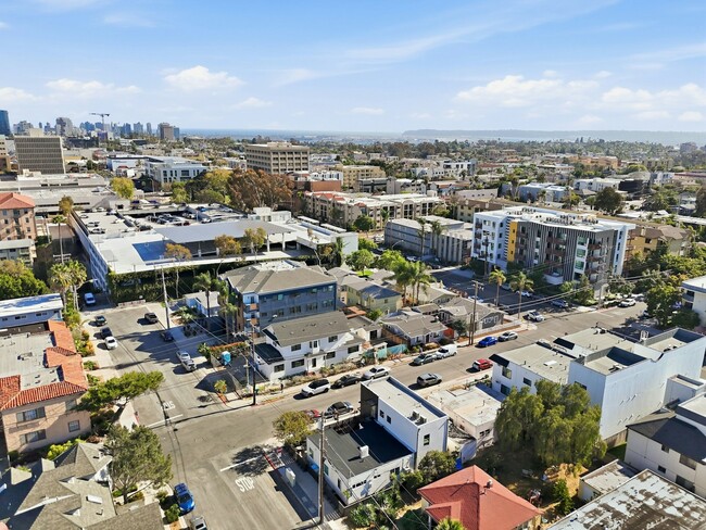 Building Photo - 422 Arbor Dr