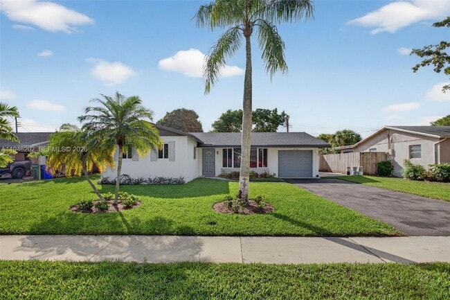 Building Photo - 6720 NW 6th Ct