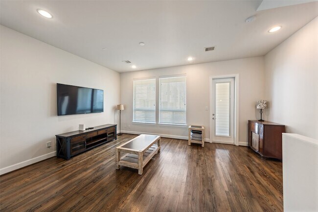 Building Photo - 314 Eado Park Cir