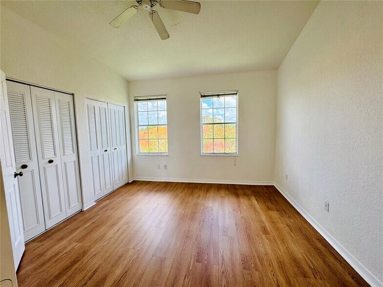 Building Photo - 771 SW 148th Ave