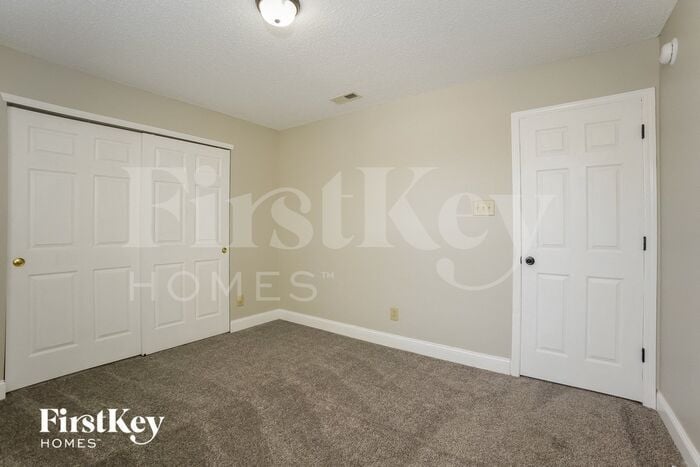 Building Photo - 9486 Lantern Ln