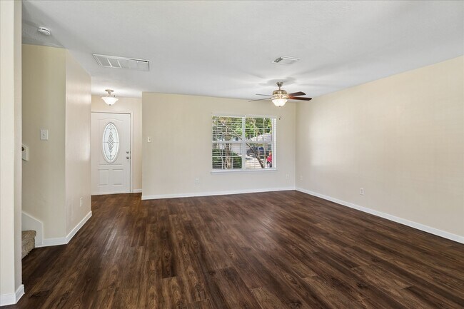 Building Photo - 21914 Willow Downs Dr