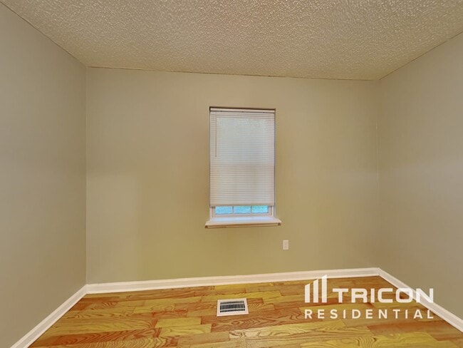 Building Photo - 1229 Moss Acres Ct