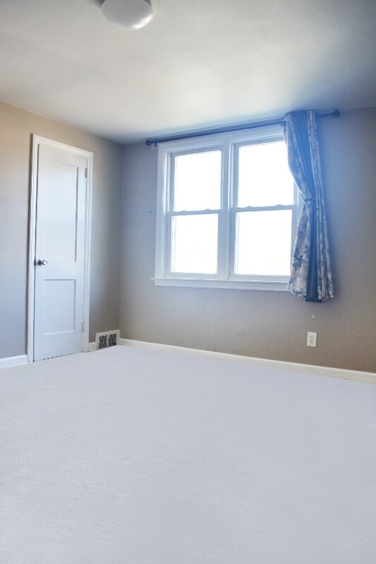 Building Photo - 10AZ Poplar Ave