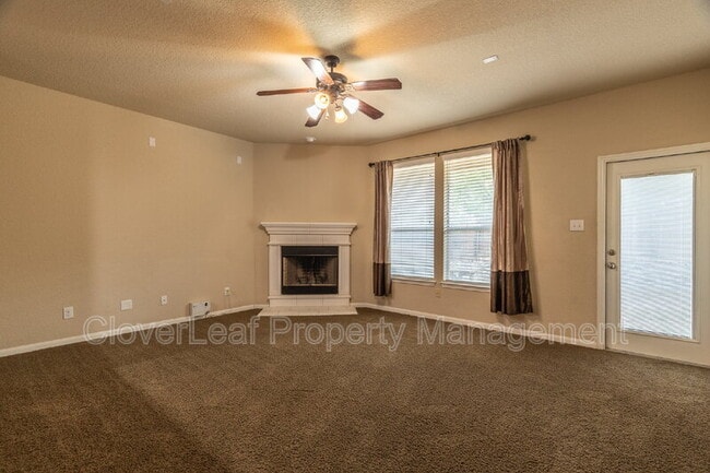 Building Photo - 5420 Nutmeg Tr
