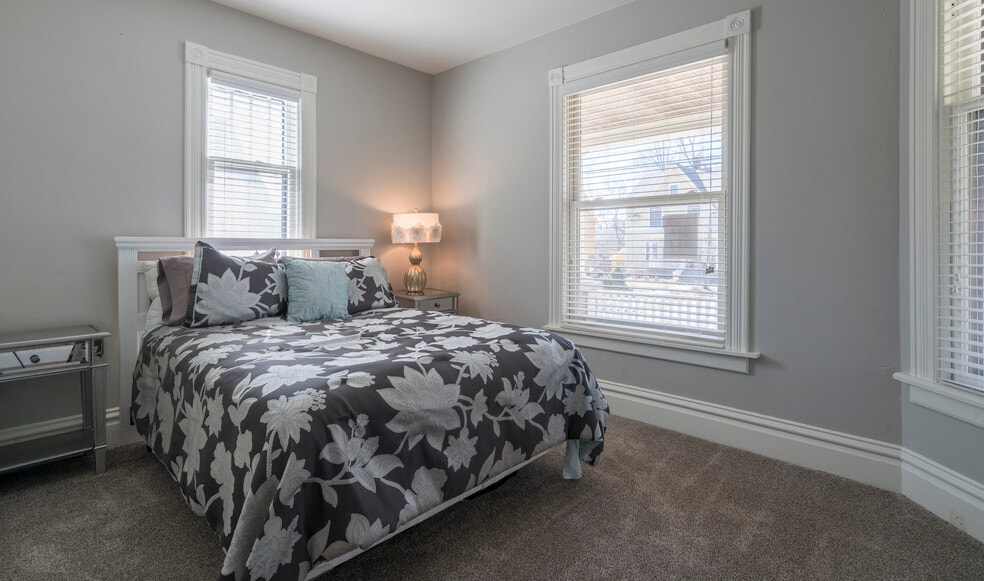 Building Photo - 552 Union Ave SE