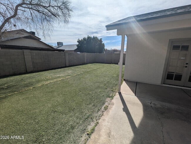 Building Photo - 11807 N 76th Ave