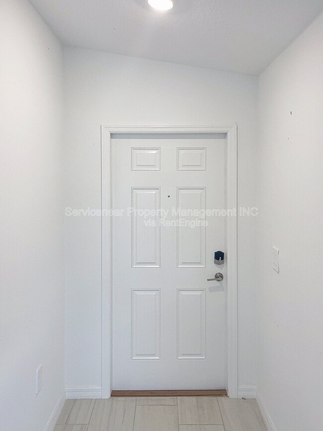 Building Photo - 8844 Bay Leaf Dr
