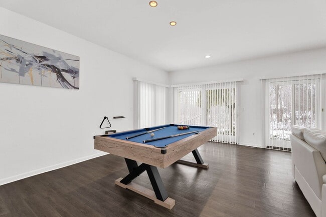 Building Photo - 3BD ROOM RANCH - PRIVATE LOT - FURNISHED - BLOOMFIELD HILLS