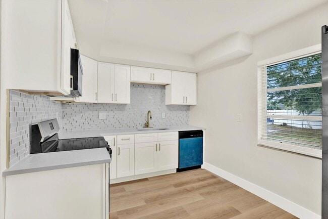 Building Photo - 5543 Gulf Dr