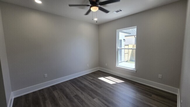 Building Photo - 3627 Park Blvd