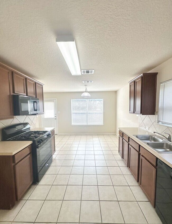 Building Photo - 3BED/2.5 HOUSE FOR RENT AVAILABLE NOW!