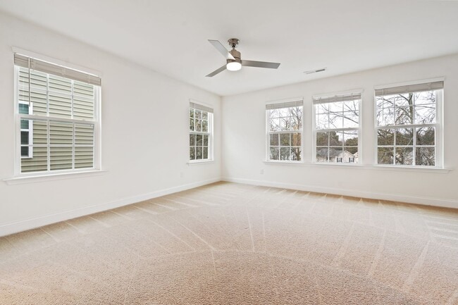 Building Photo - Stylish and Spacious 3 Bedroom, 2.5 Bathroom End-Unit Townhome w/ Garage! - ** SPECIAL OFFER: HAL...