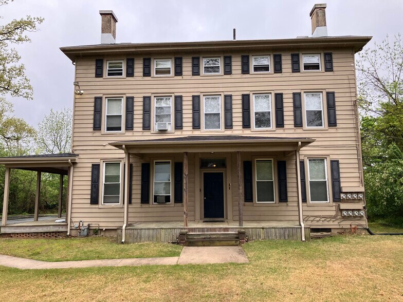 Building Photo - 186 Tansboro Rd