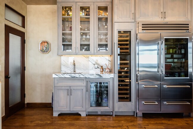 Building Photo - 221 30th St