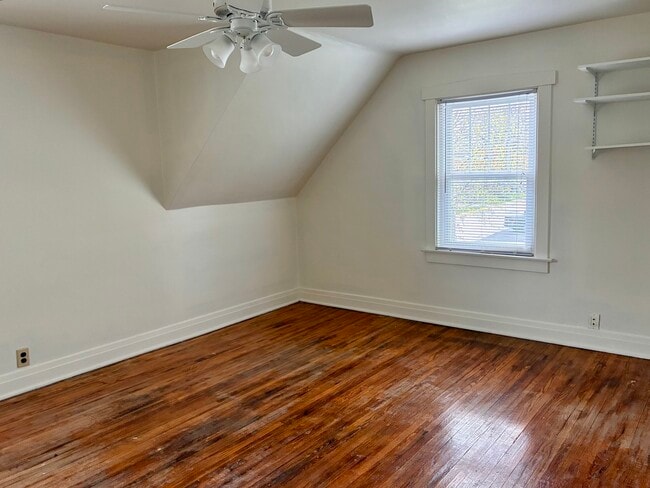 Building Photo - 254 Edward St