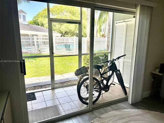 Building Photo - 300 Promenade Dr