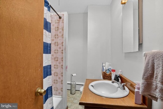 Building Photo - 1617 S Newkirk St