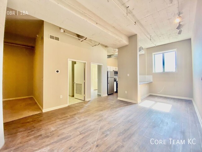 Building Photo - West 7th Street Loft For Rent