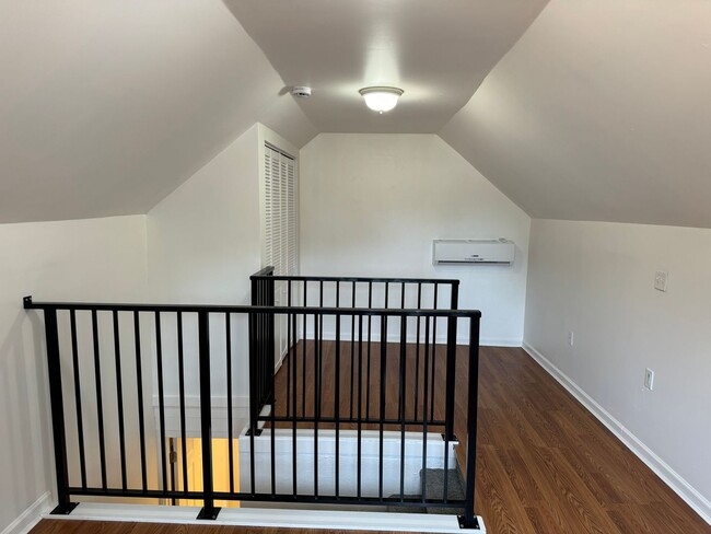 Building Photo - Updated 3 bedroom 2 bathroom duplex in his...