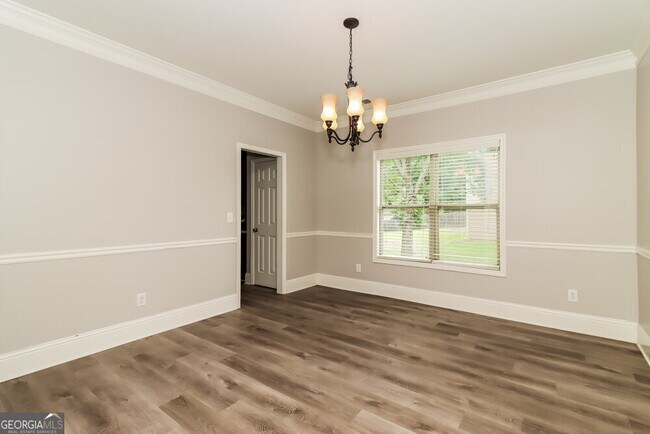 Building Photo - 1050 Cureton Dr