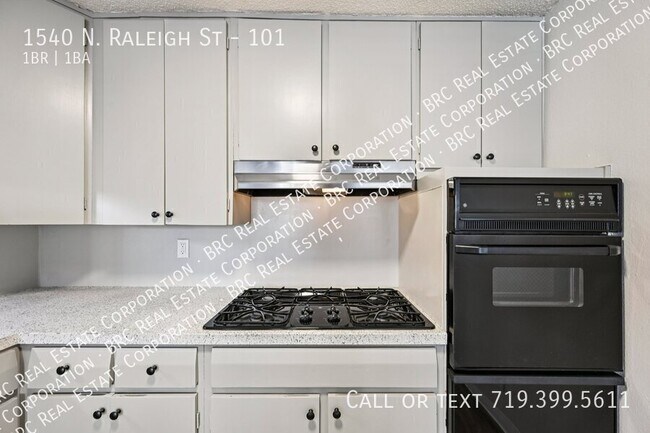 Building Photo - 1540 N Raleigh St