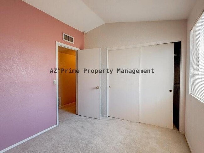 Building Photo - 2534 W Orchid Ln