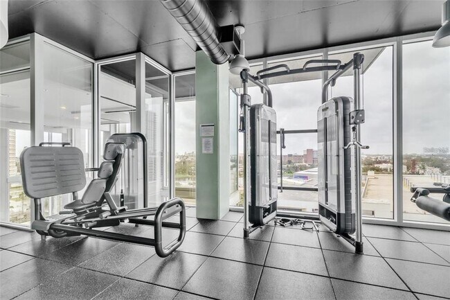 Building Photo - 777 N Ashley Dr