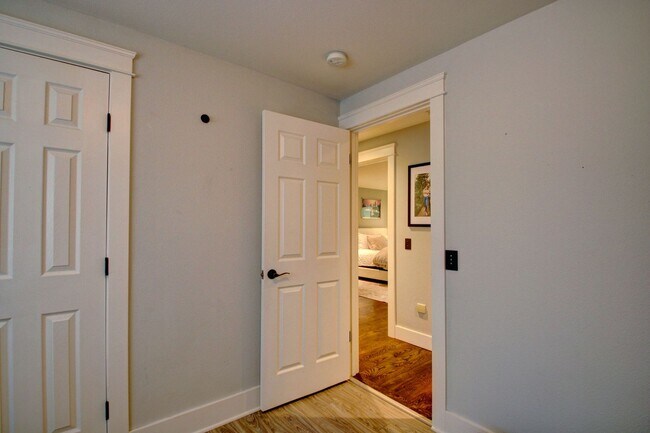 Building Photo - 3 Bedroom, 2.5 Home. Available NOW!!!!