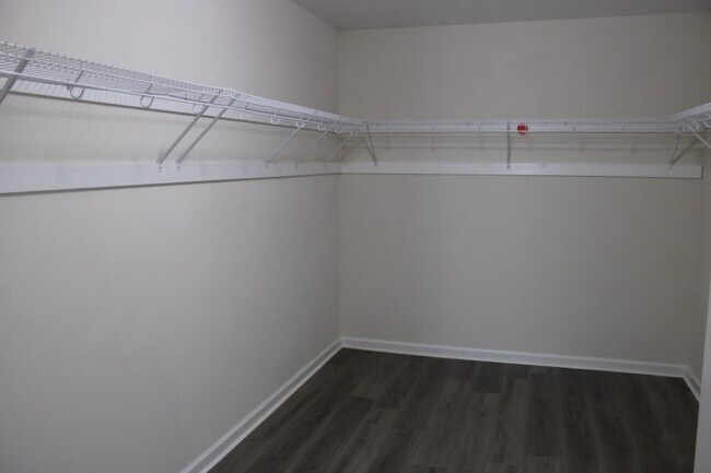 Building Photo - 234 Beckingham Dr