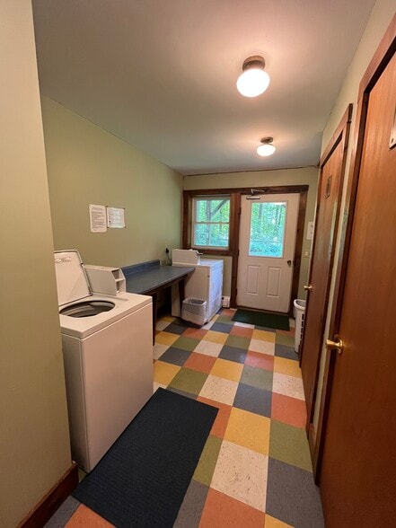 Building Photo - 163 Woodland Dr