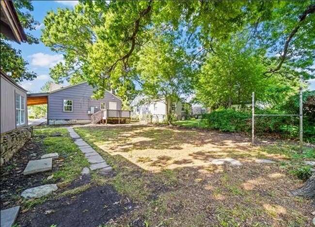 Building Photo - 3411 E 5th Pl