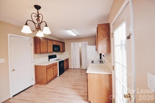 Building Photo - 5139 Silver Tree Trail