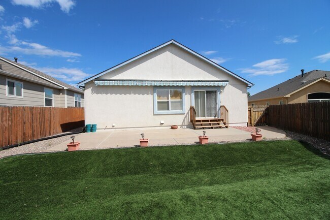 Building Photo - Amazing 5 bedroom home in Desirable Crown Hill Mesa on West Side of town