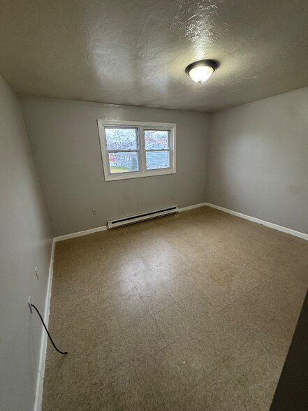 Building Photo - 10 Tower St