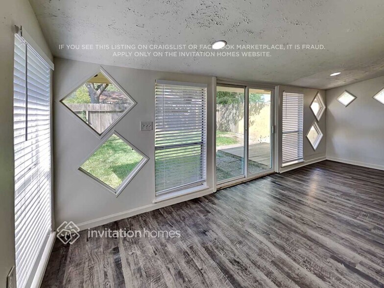 Building Photo - 22526 Smokey Hill Dr