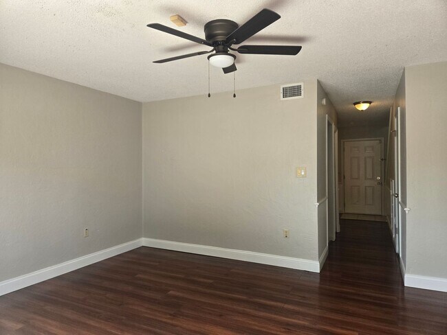 Building Photo - Charming 2-bedroom, 1.5-bath in the desirable Bellamy Forge