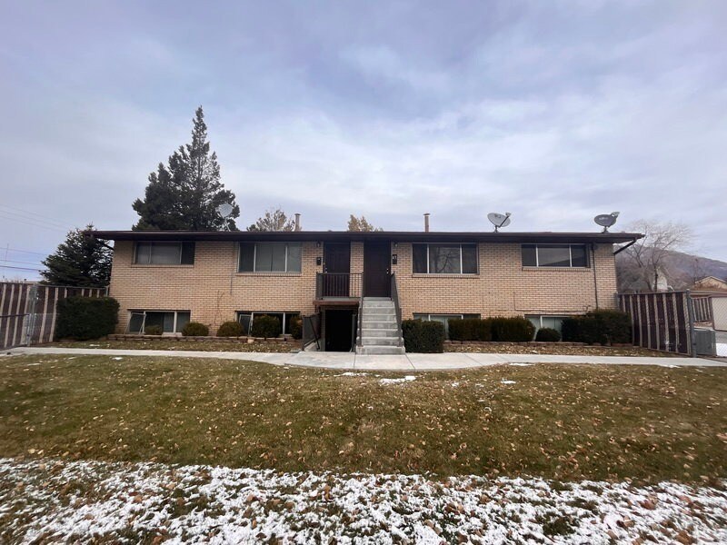Building Photo - 166 N 400 E