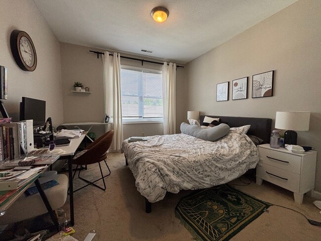 Building Photo - Spacious 2 Bed / 2 Bath Townhome at Fountain View | Morgantown, WV