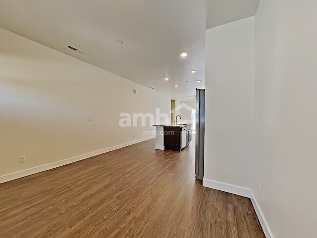 Building Photo - 10602 137th St E