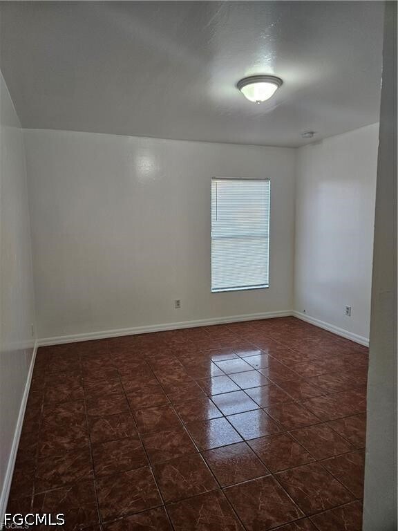 Building Photo - 2511 Sunniland Blvd
