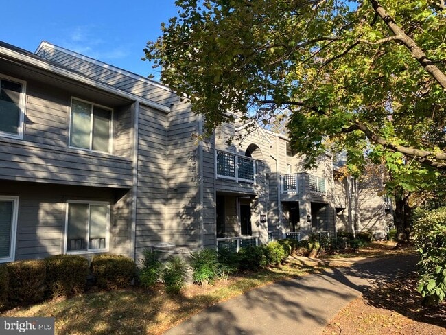 Building Photo - 11741 Summerchase Cir
