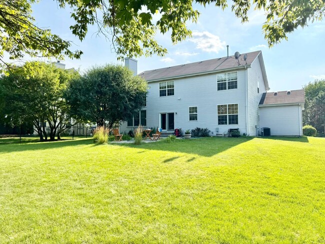 Building Photo - 37061 N Bonnie Brae Rd