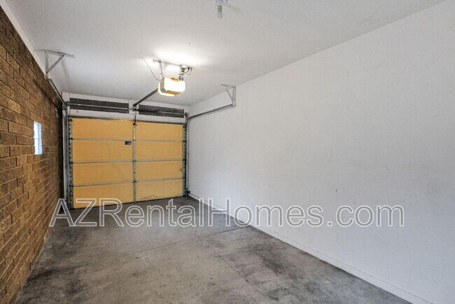 Building Photo - 3633 N 3rd Ave